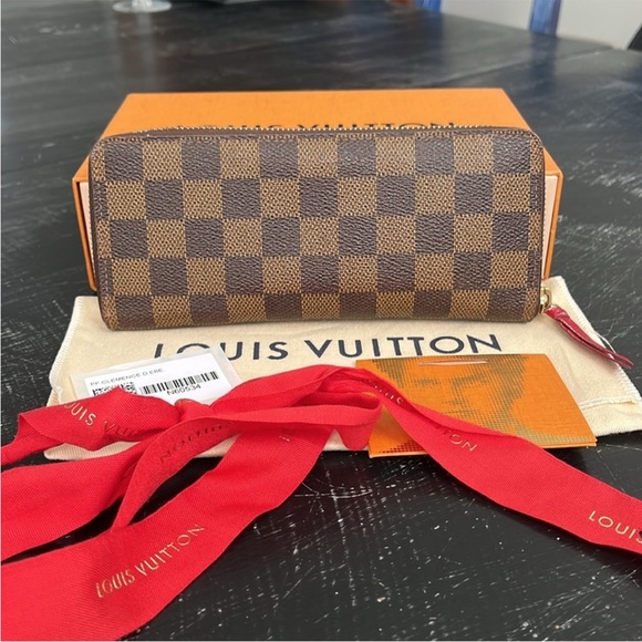 ⭐️SOLD⭐️Louis Vuitton Clemence Wallet - Picture 3 of 17